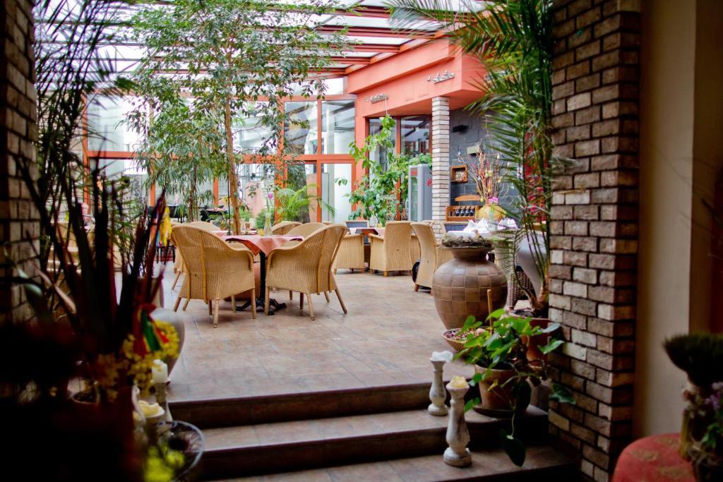 Hotel Atrium ニトラ エクステリア 写真