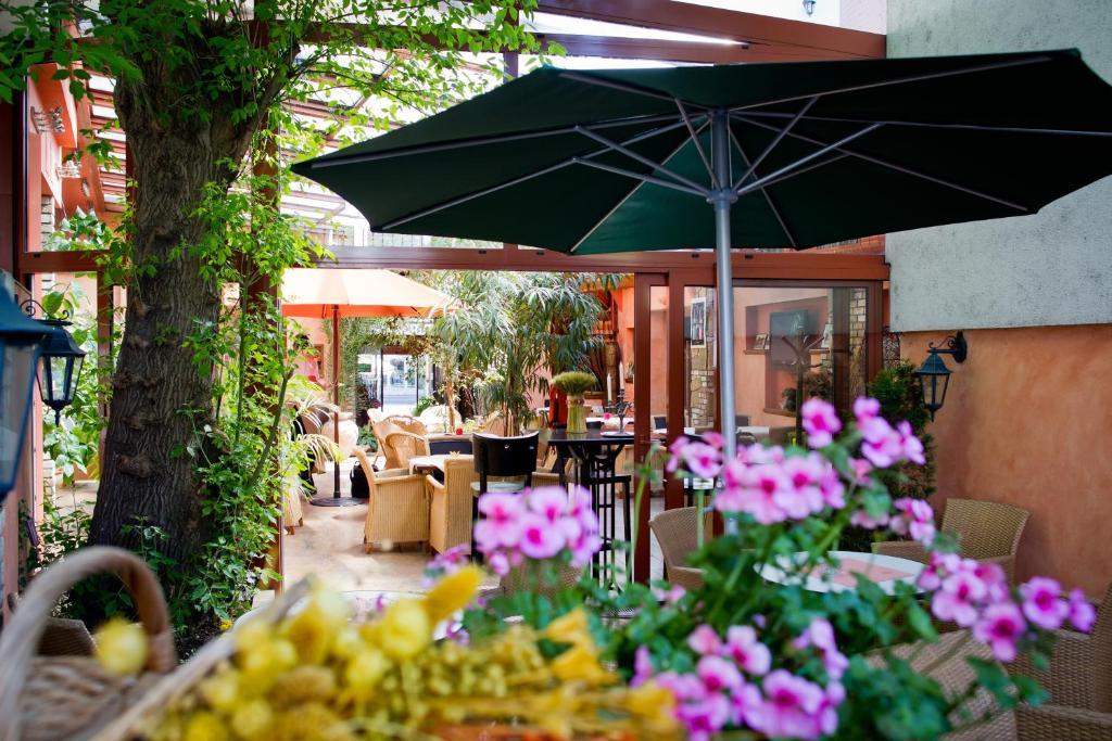Hotel Atrium ニトラ エクステリア 写真